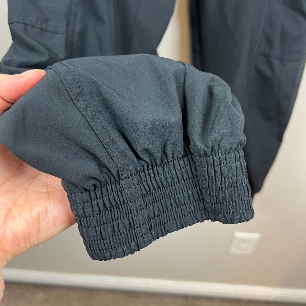 Athleta Chelsea Utility Jogger Pants Size 8 Black Cargo Athletic Travel Casual - Picture 9 of 13